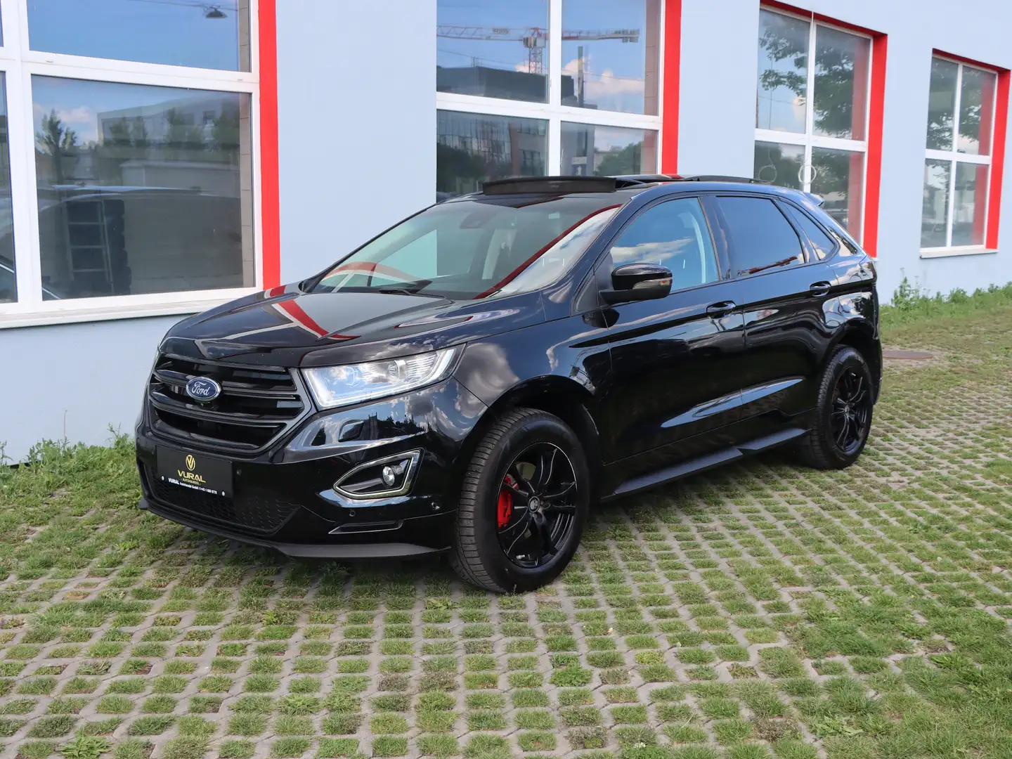 Ford Edge Sport 4x4 | Panorama | R.Kamera | AHK | Schwarz - 2