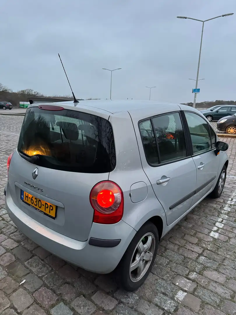 Renault Modus 1.6-16V E4/ AIRCO / BLUETOOTH Grijs - 2