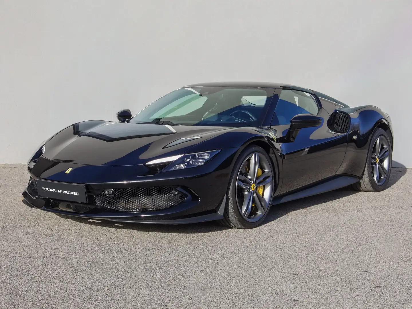 Ferrari 296 GTB Schwarz - 1