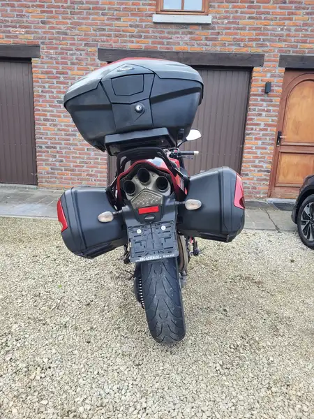 Triumph Sprint ST - foto 4