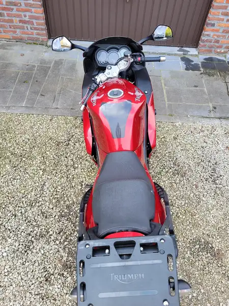 Triumph Sprint ST - foto 5