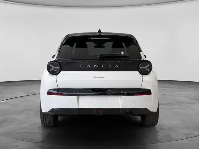 Lancia Ypsilon view 4