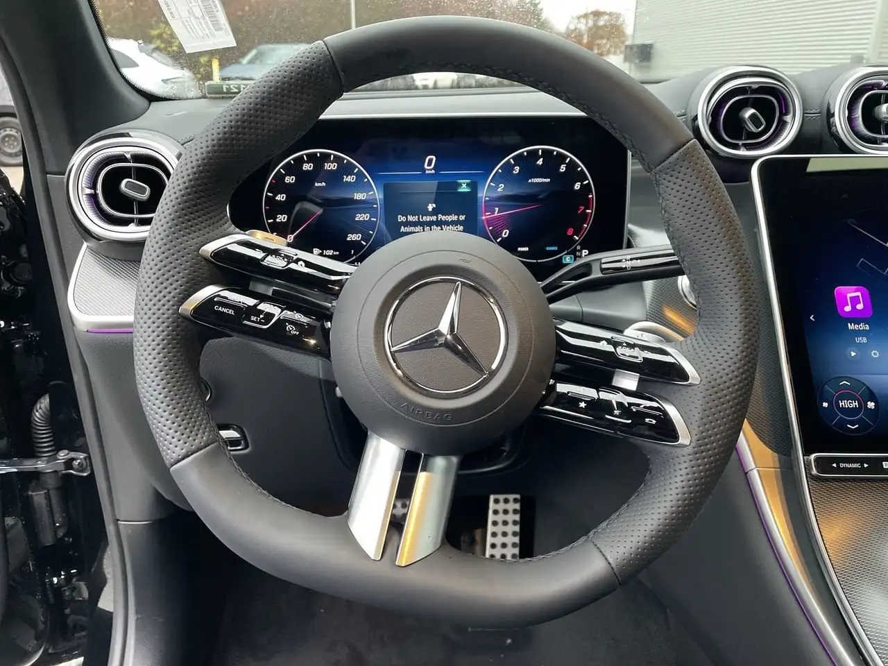 Mercedes-Benz GLC снимка Mercedes-Benz GLC