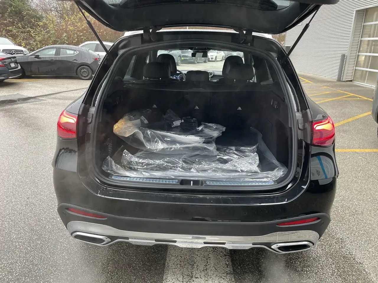Mercedes-Benz GLC снимка Mercedes-Benz GLC