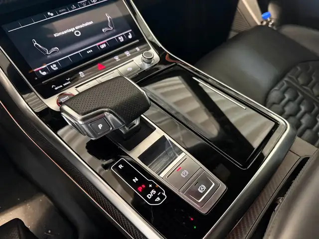 Audi RSQ8 view 15