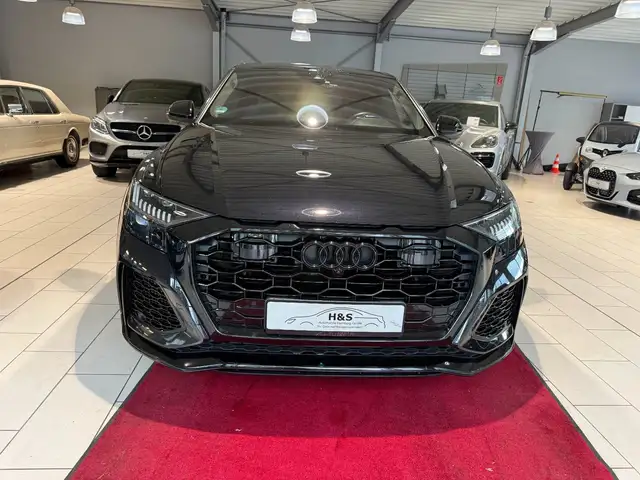 Audi RSQ8 view 3