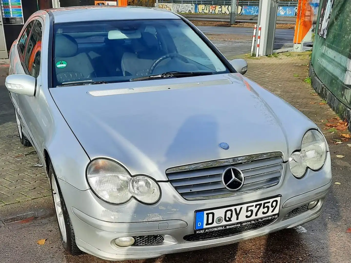 Mercedes-Benz 200 200 Argintiu - 1