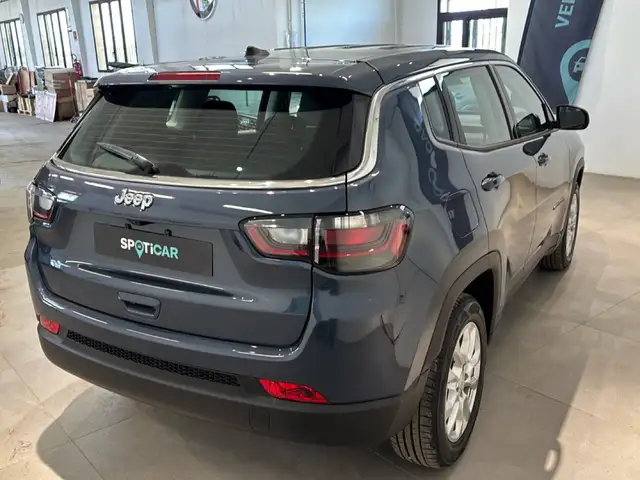 Jeep Compass view 4