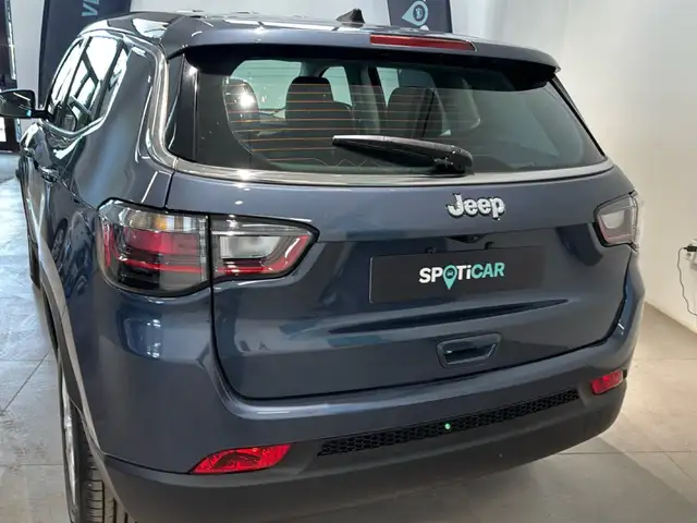 Jeep Compass view 5