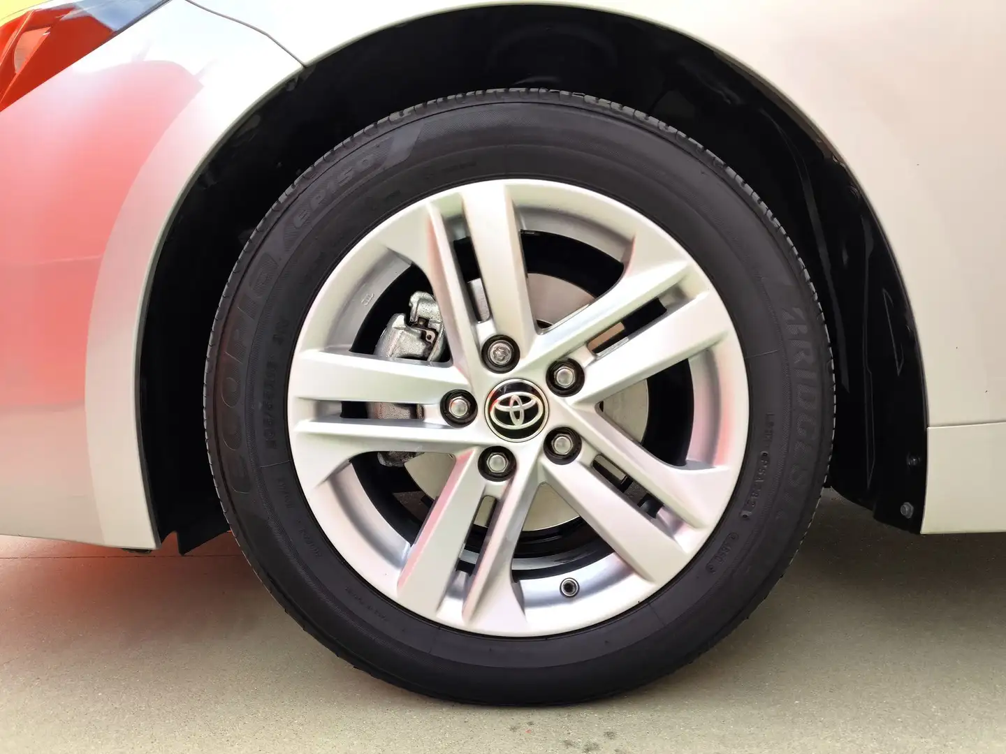 Toyota Corolla 125H Active Tech Plateado - 2