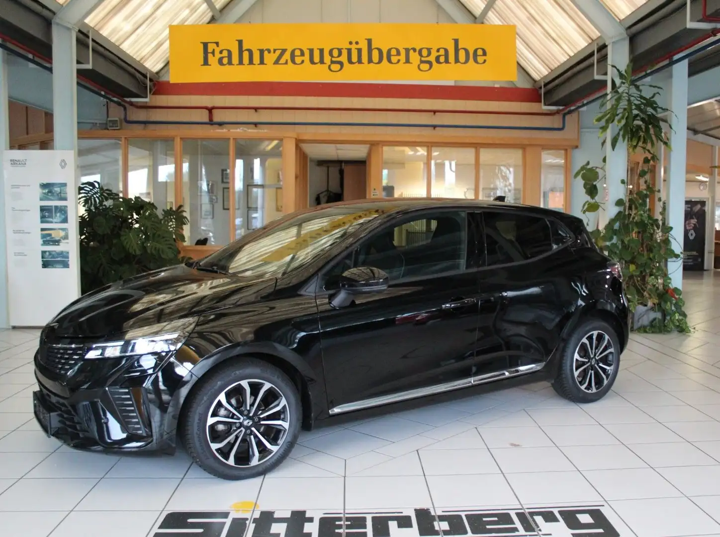 Renault Clio V Techno TCe 90 Schwarz - 1