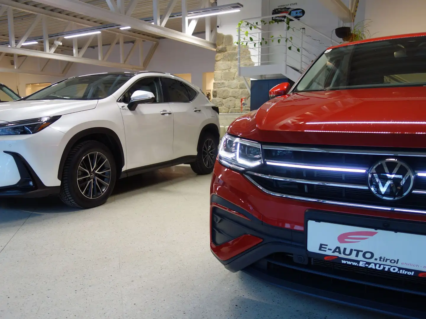 Volkswagen Tiguan Allspace TDI DSG 4M. *VOLL*HUD*AHK*ACC*PANO*MASSAGE *VIRTU Rot - 2