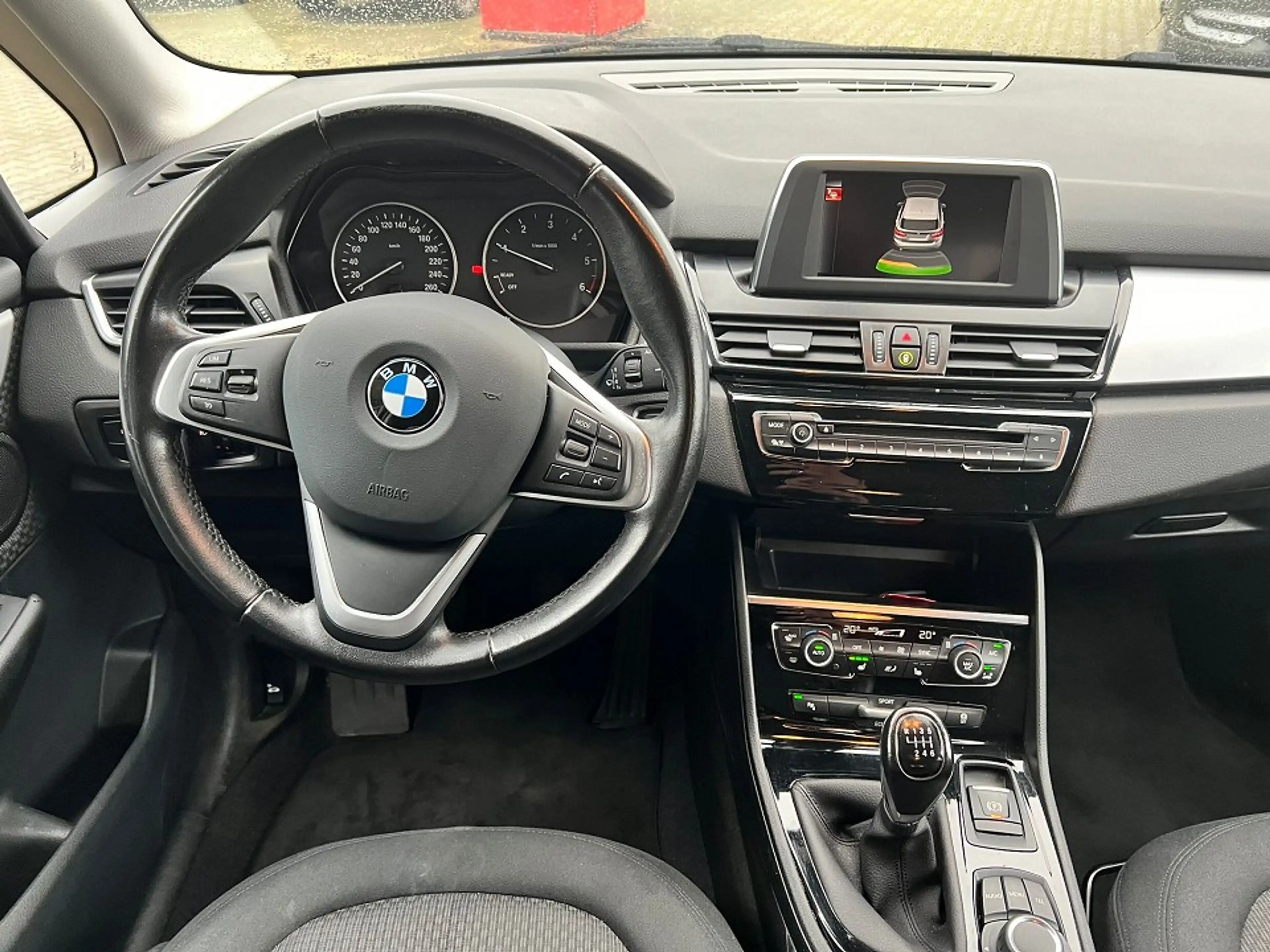 BMW 216 216 d — photo 9