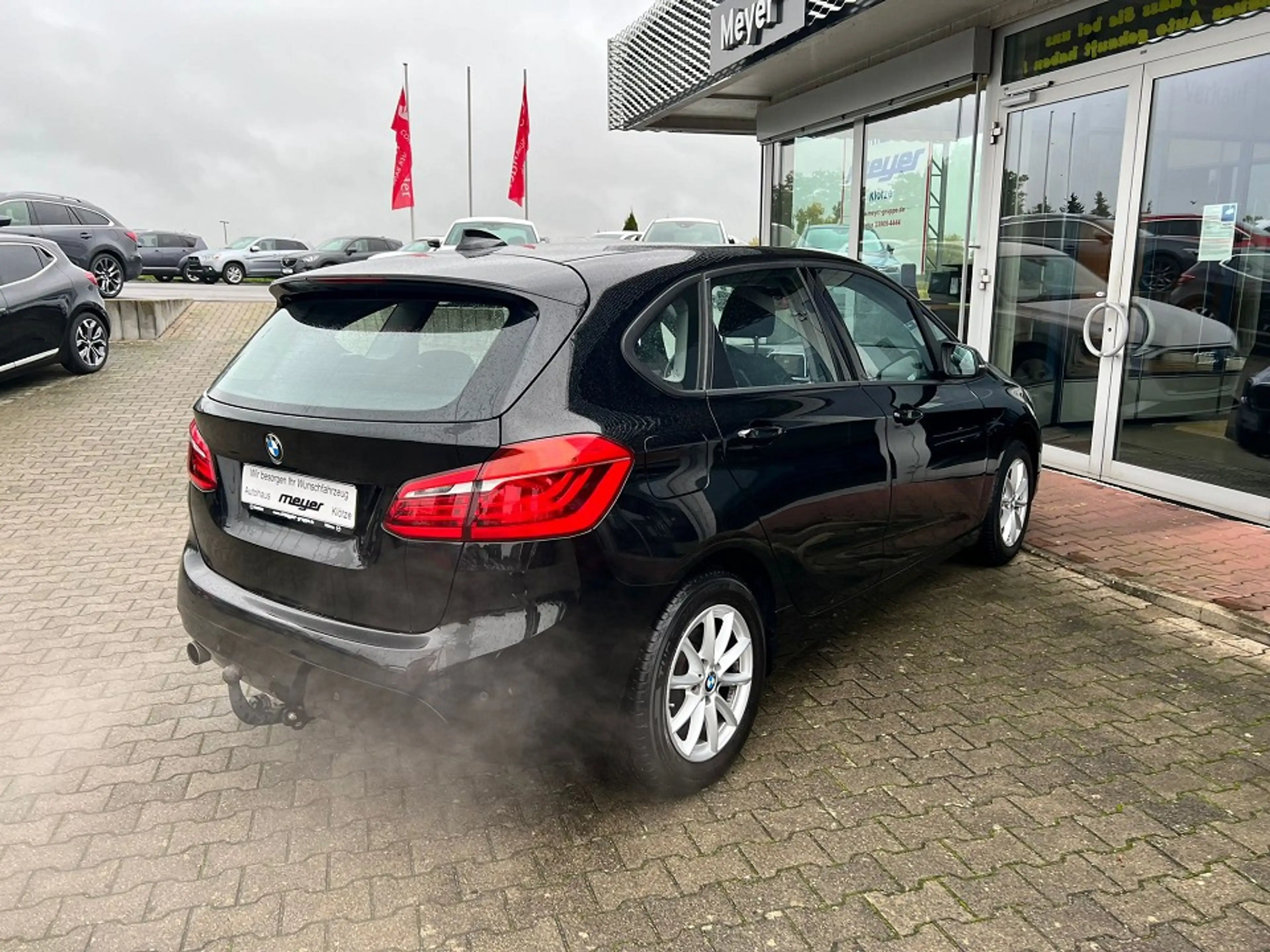 BMW 216 216 d — photo 3
