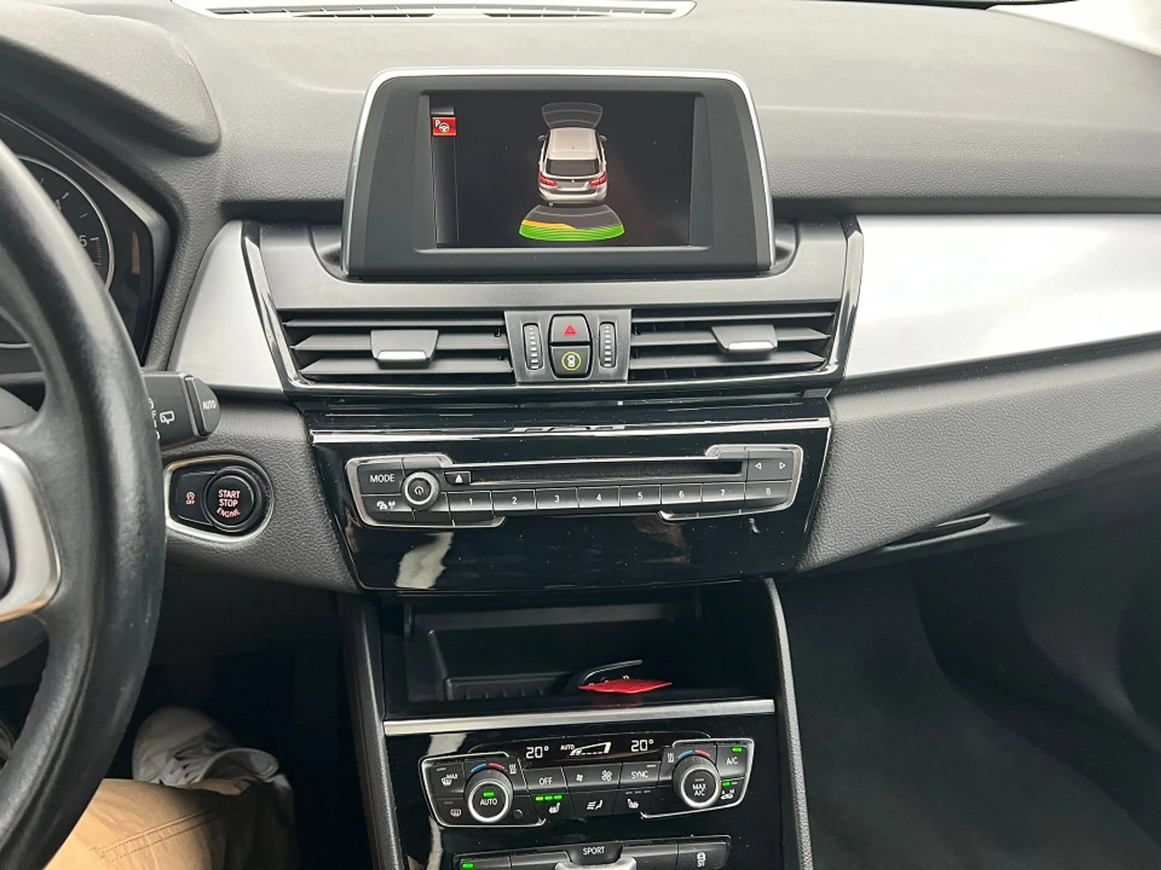 BMW 216 216 d — photo 10