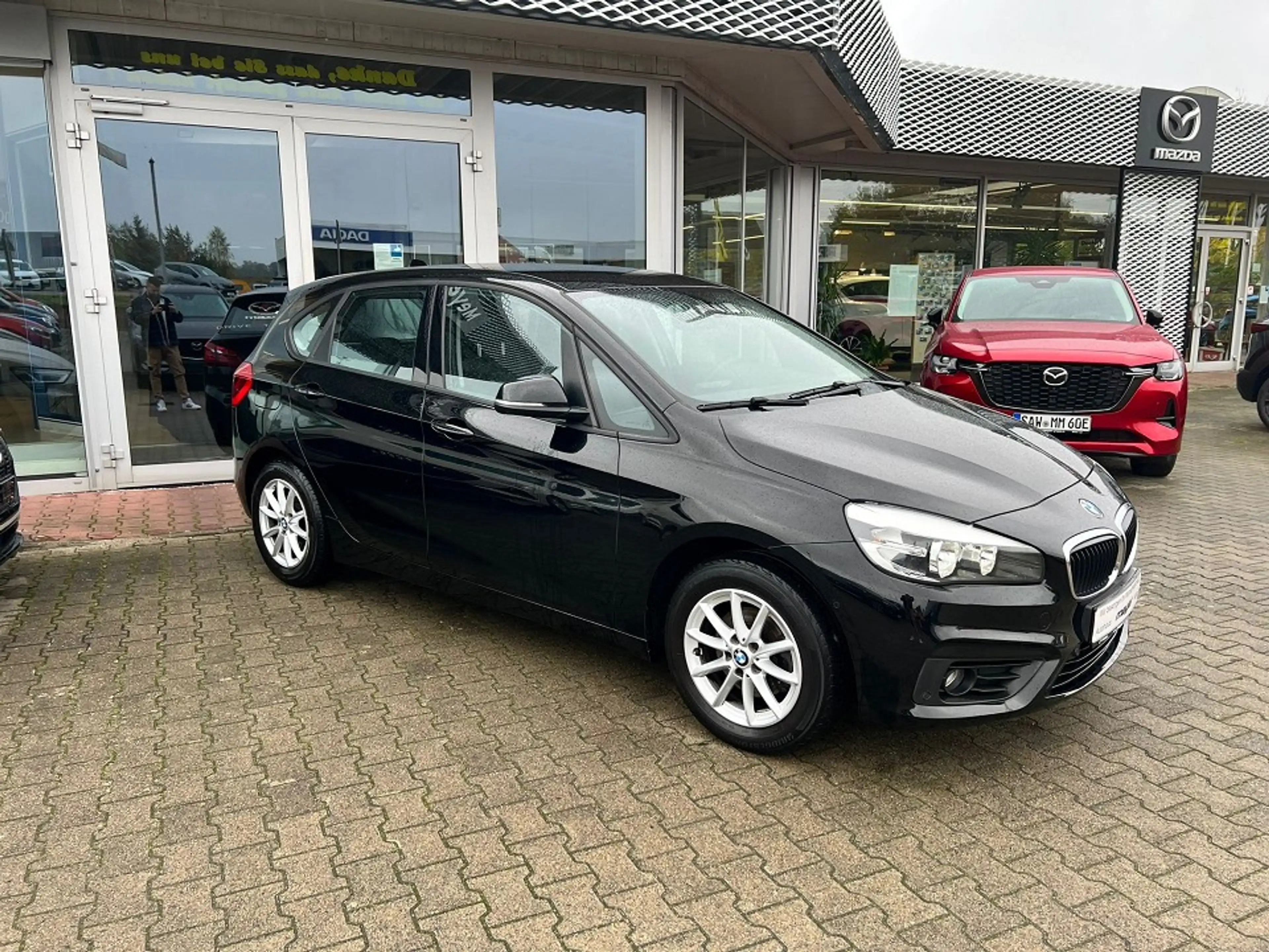 BMW 216 216 d — photo 2