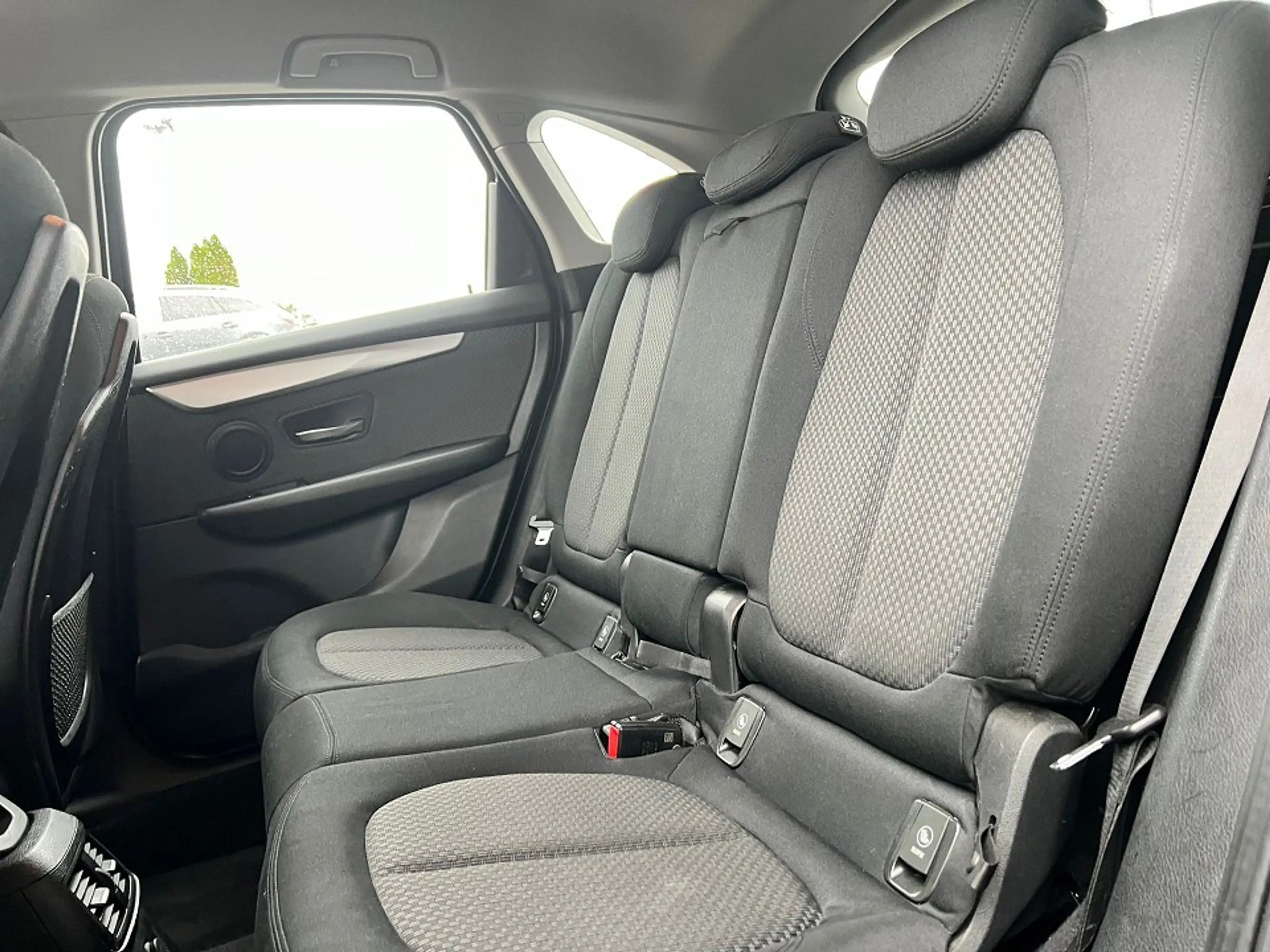 BMW 216 216 d — photo 7