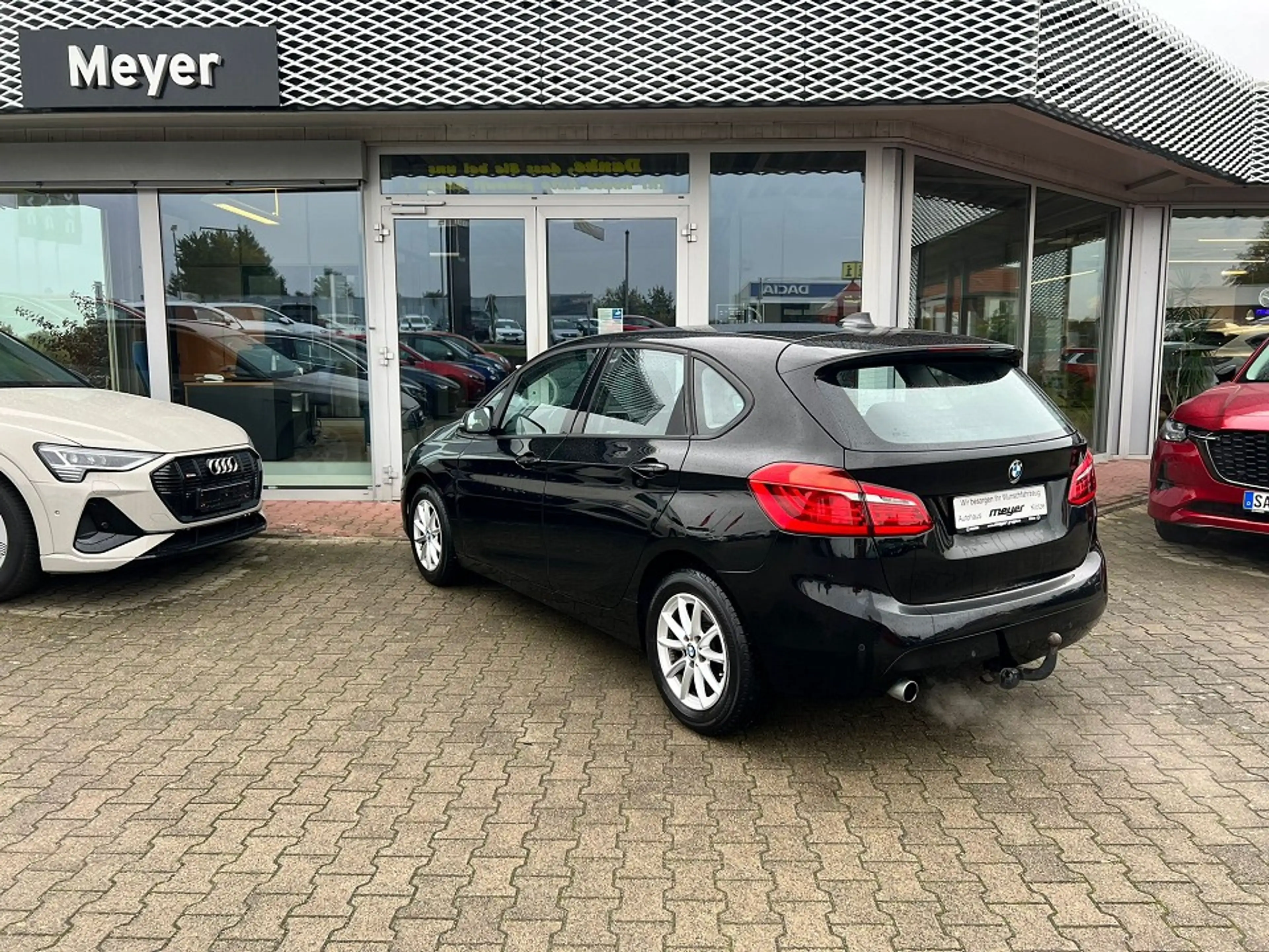 BMW 216 216 d — photo 6