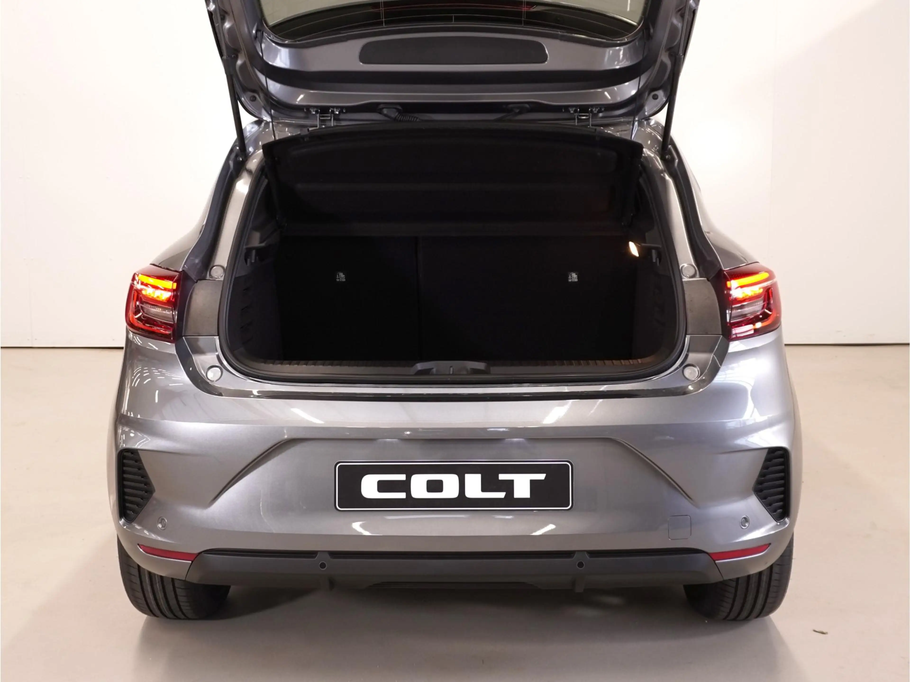 Mitsubishi Colt 1.6 HEV Intense | EUR 4745,- registratievoordeel | — photo 11