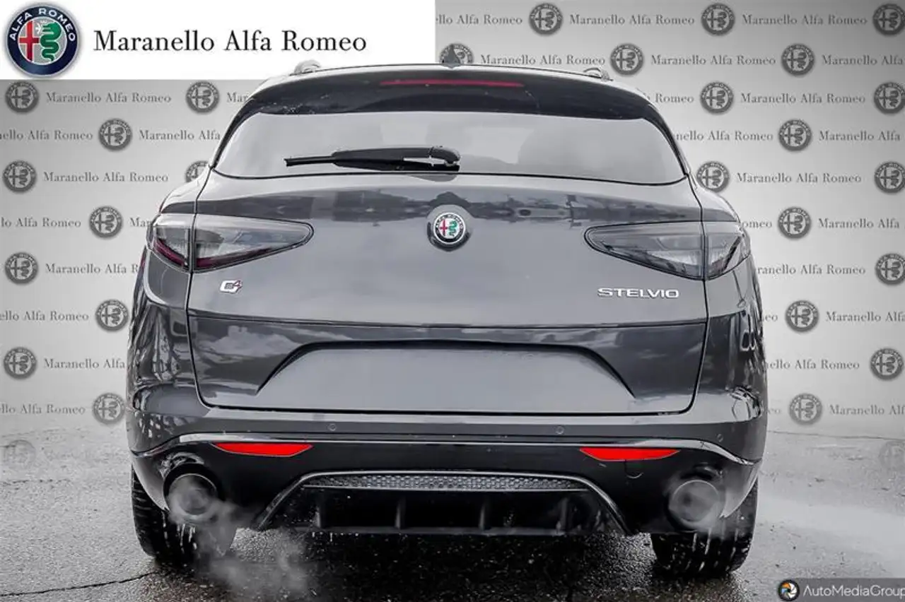 Alfa Romeo Stelvio снимка Alfa Romeo Stelvio