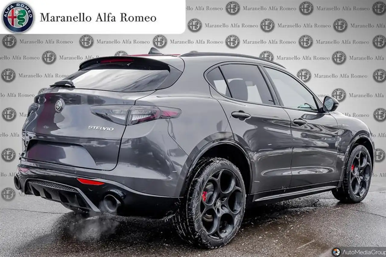 Alfa Romeo Stelvio снимка Alfa Romeo Stelvio