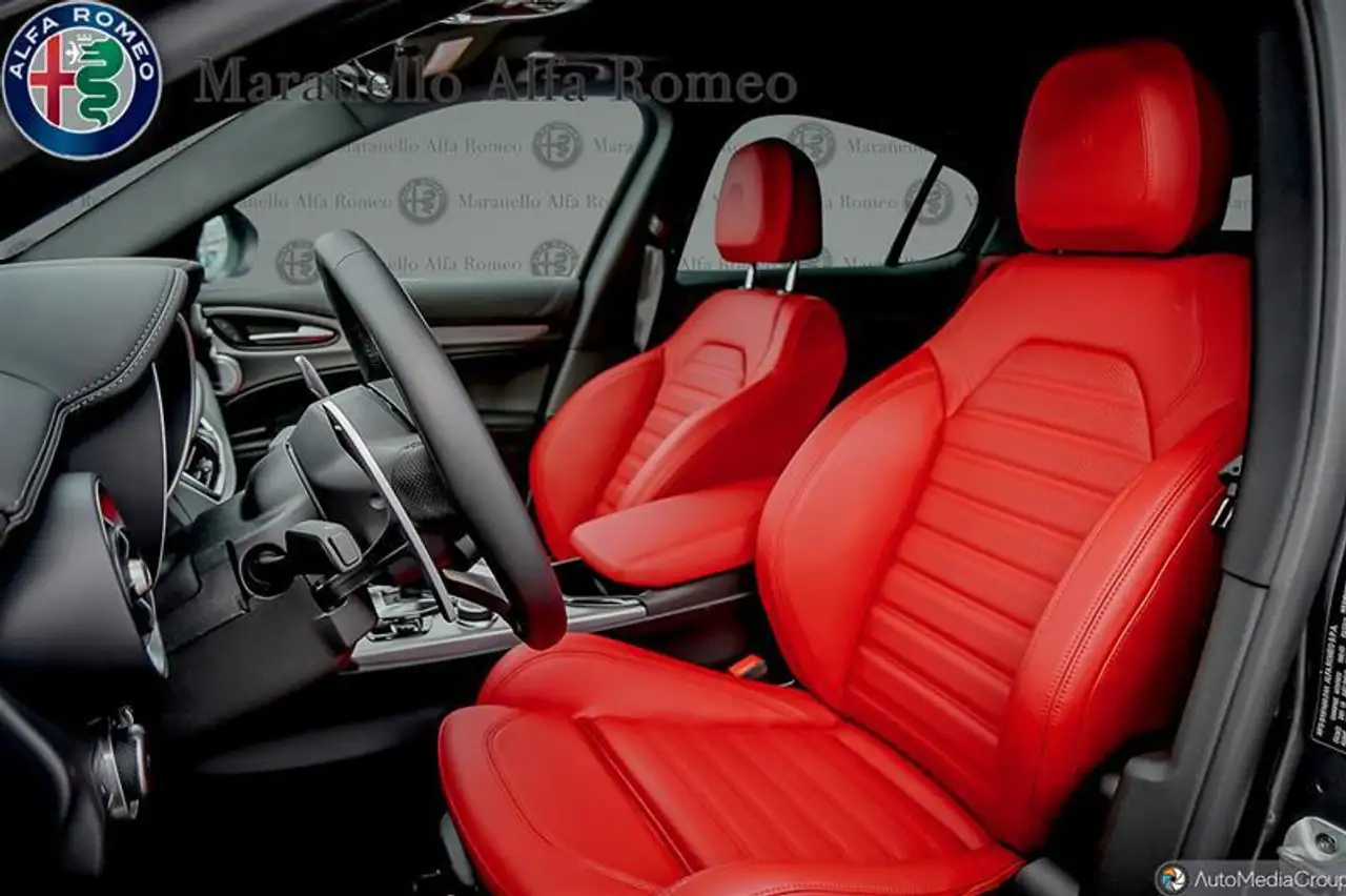Alfa Romeo Stelvio снимка Alfa Romeo Stelvio
