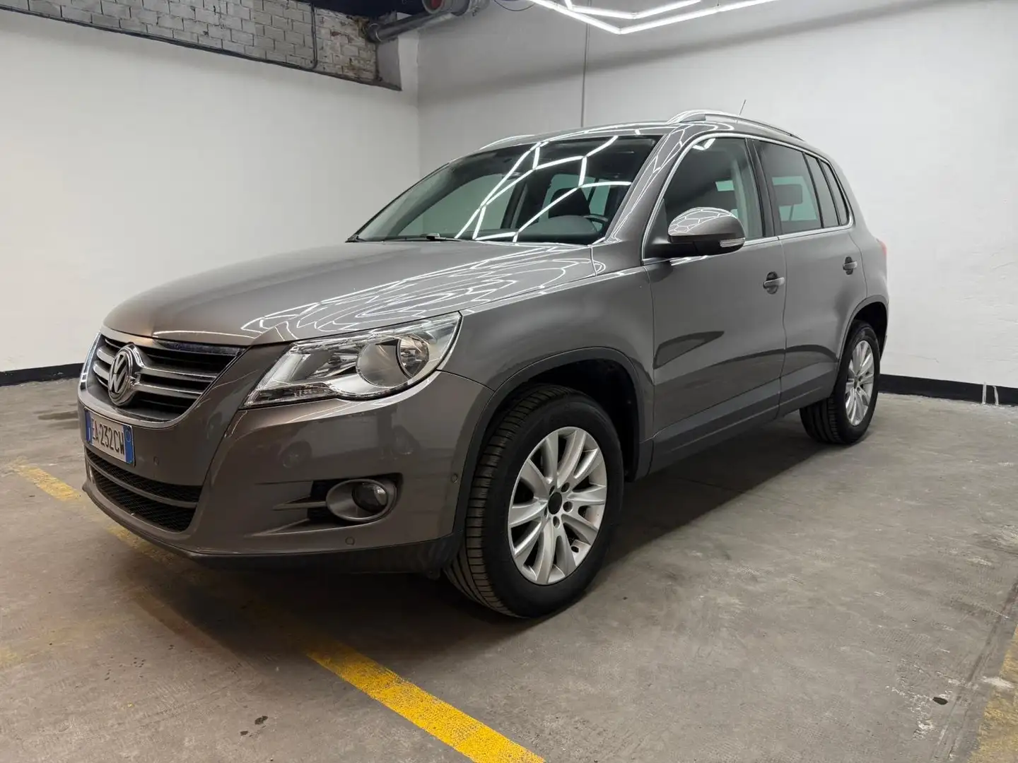 Volkswagen Tiguan Tiguan I 2007 2.0 tdi Sport Gris - 1