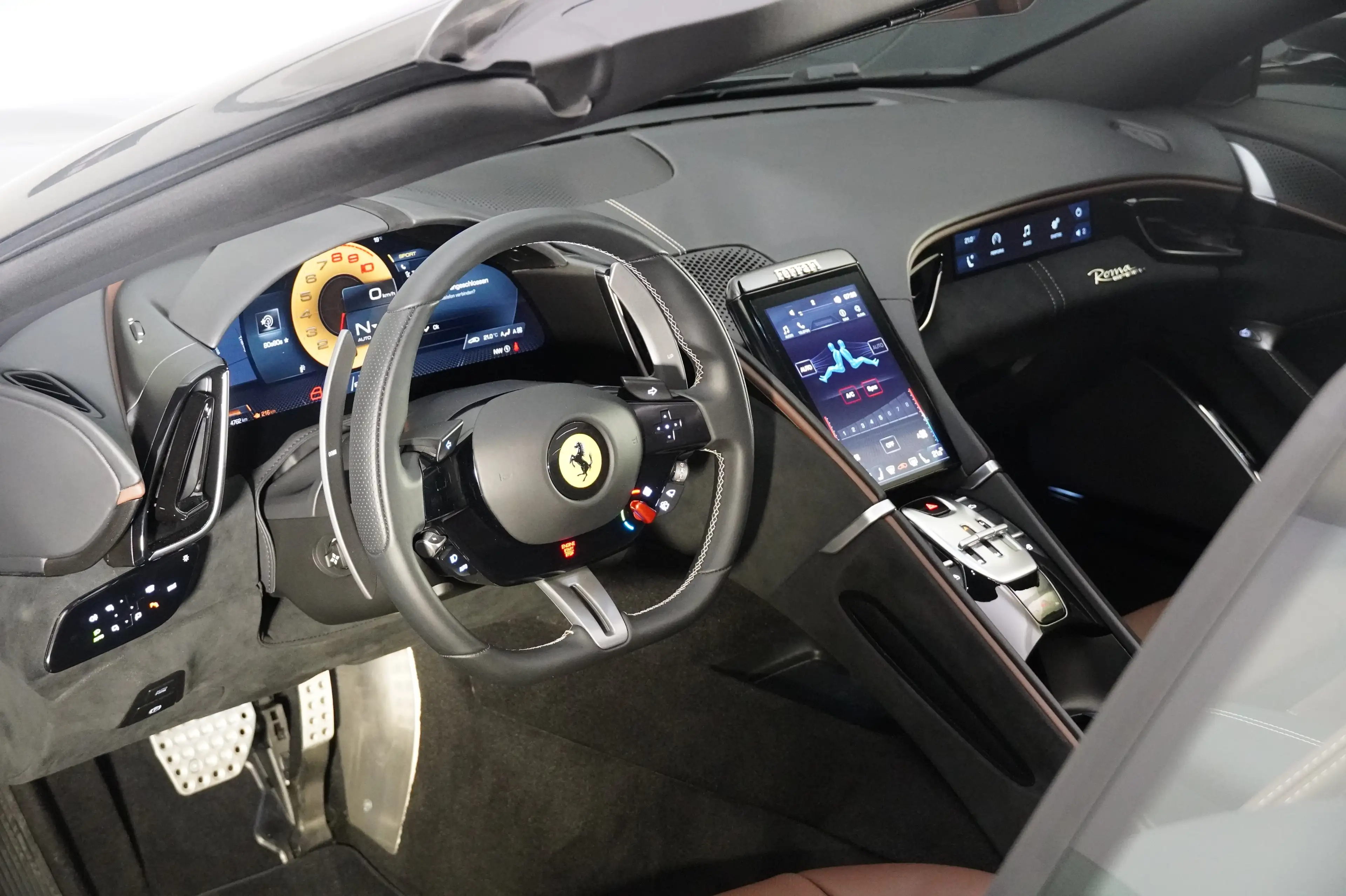 Ferrari Roma Spider — photo 13