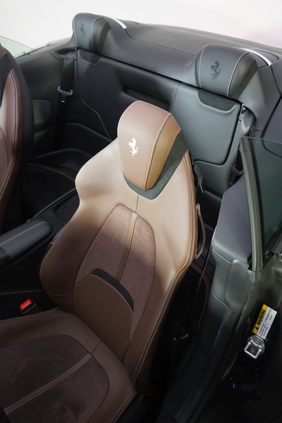 Ferrari Roma Spider — photo 15
