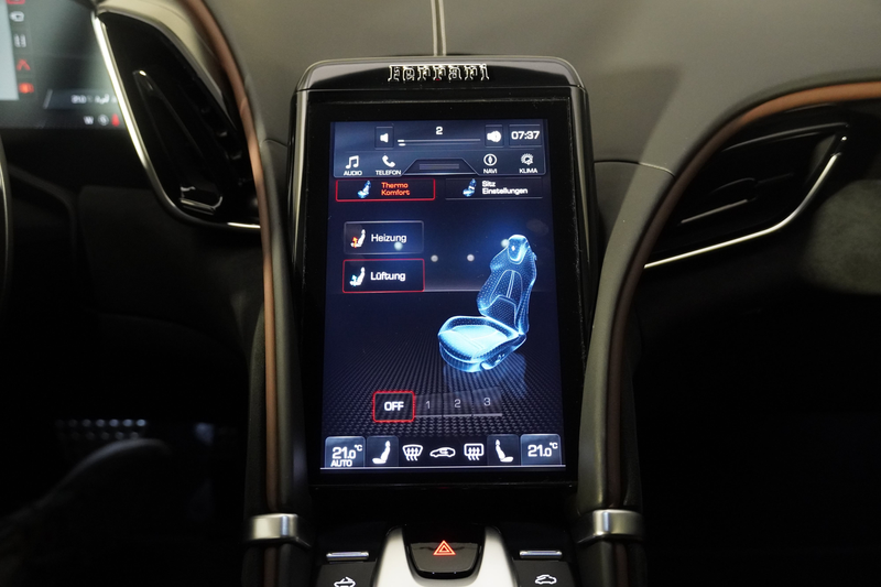 Ferrari Roma Spider — photo 20