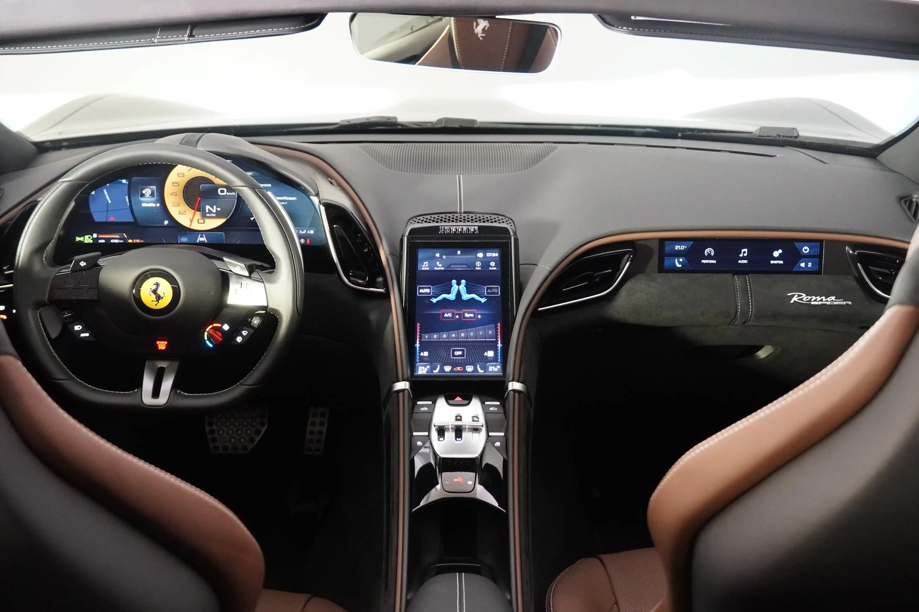 Ferrari Roma Spider — photo 14