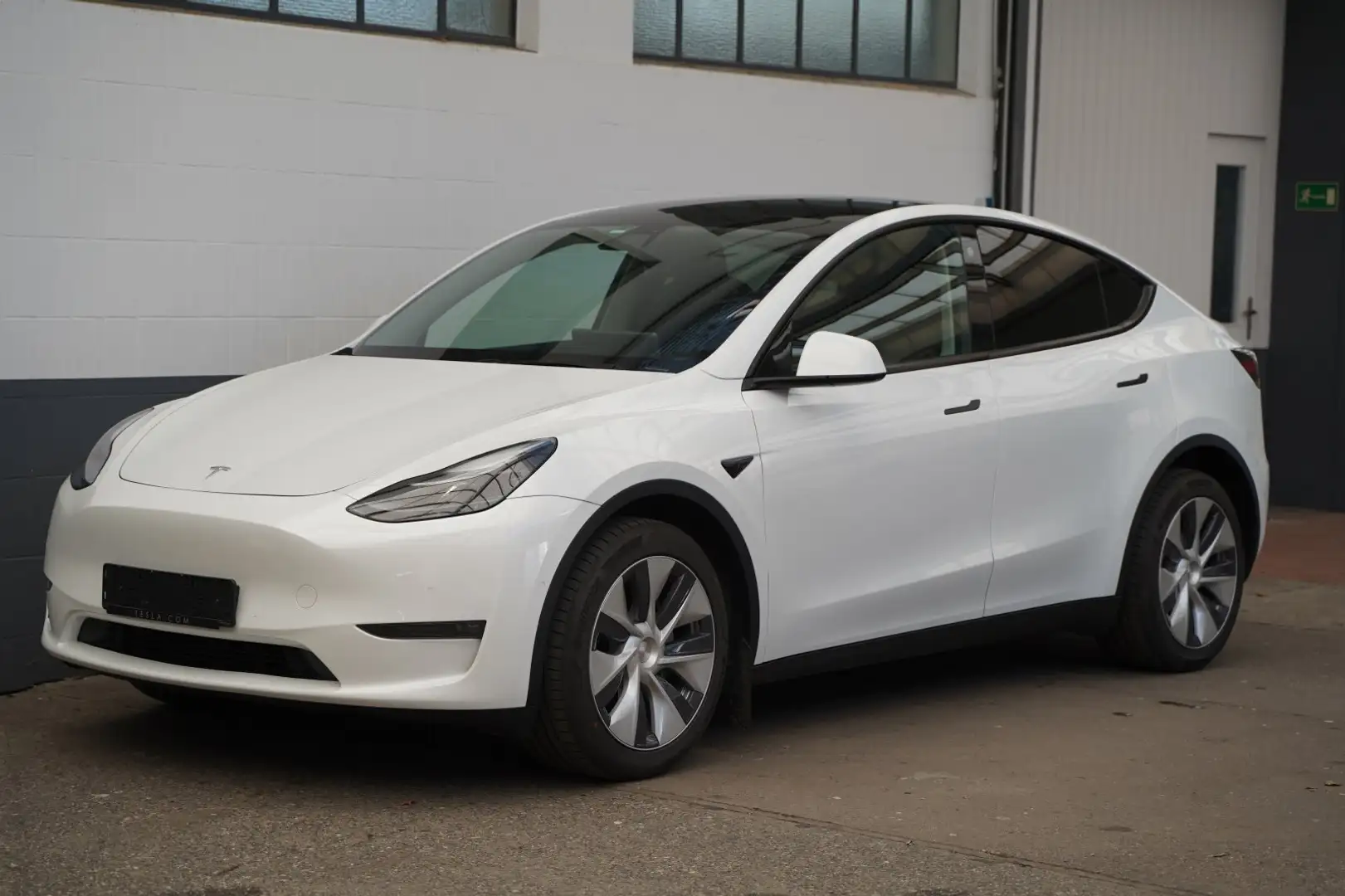Tesla Model Y Long Range AWD Blanc - 1