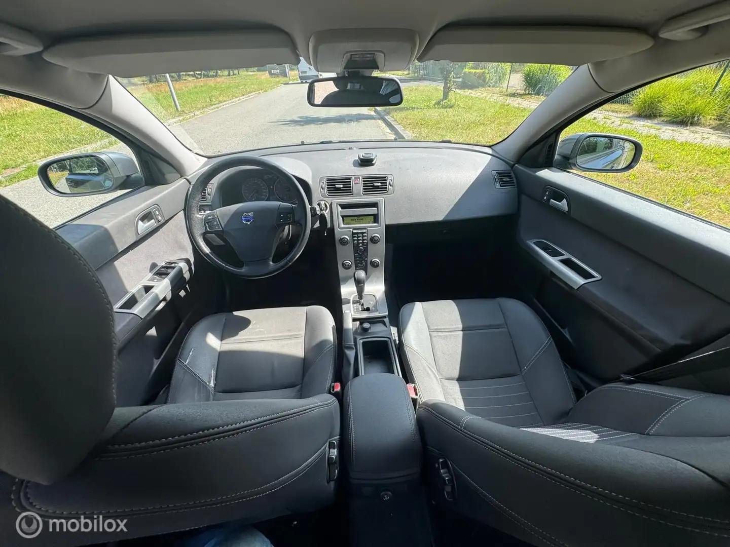 Volvo V50 2.4 Edition I Airco Elek.Pakket Grijs - 2
