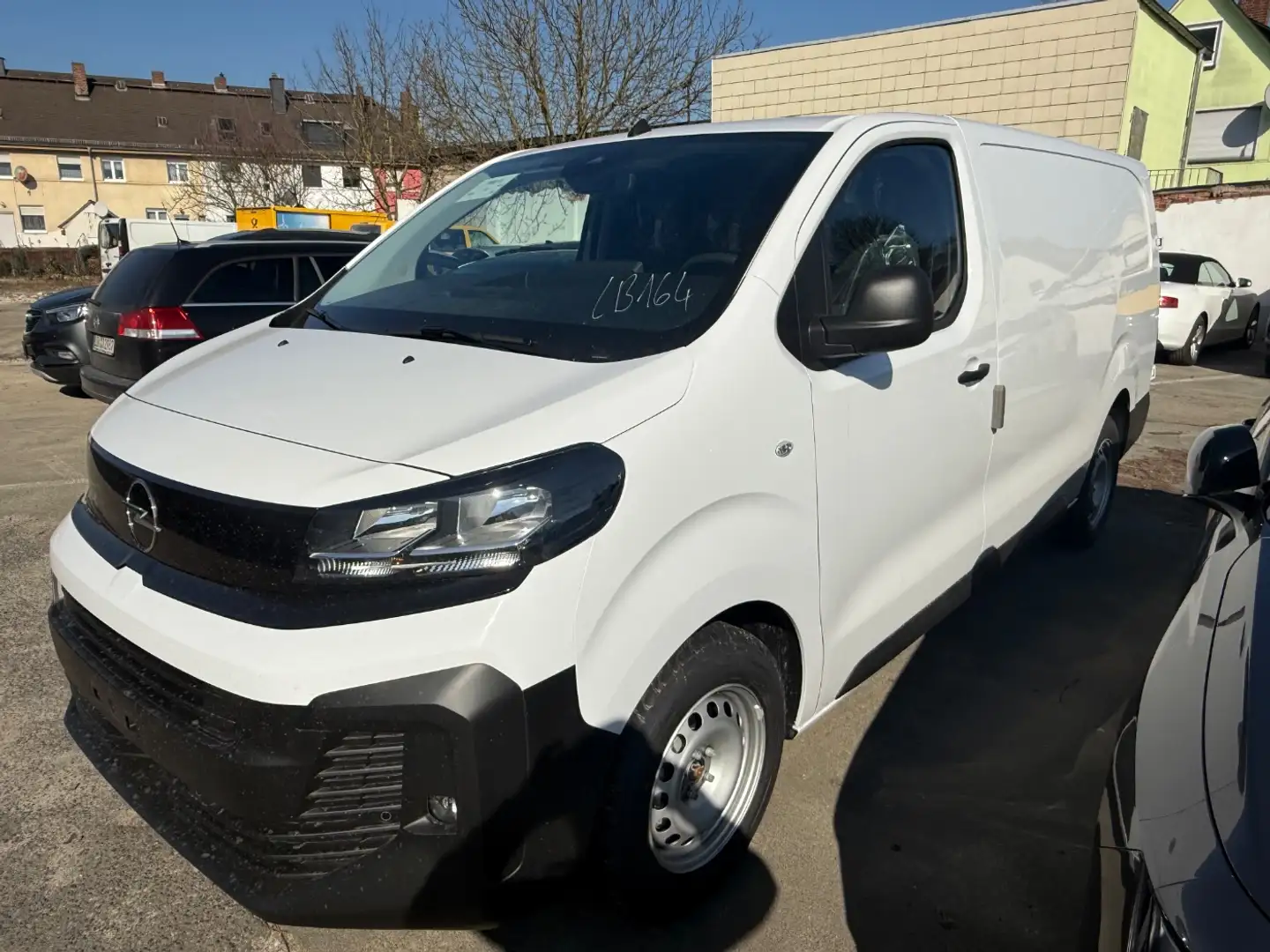 Opel Vivaro Cargo L 2,0 Diesel mit Anhängerkup. für 25. Weiß - 2