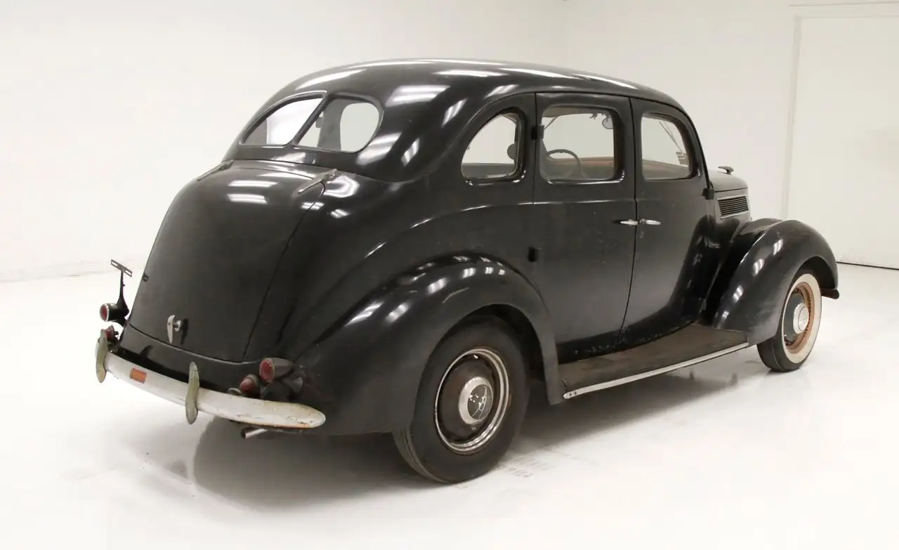 Ford Sedan, foto 5