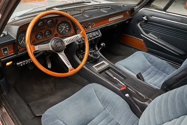 Fiat Dino view 10