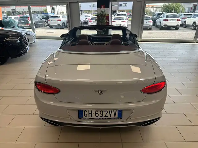 Bentley Continental GT view 5