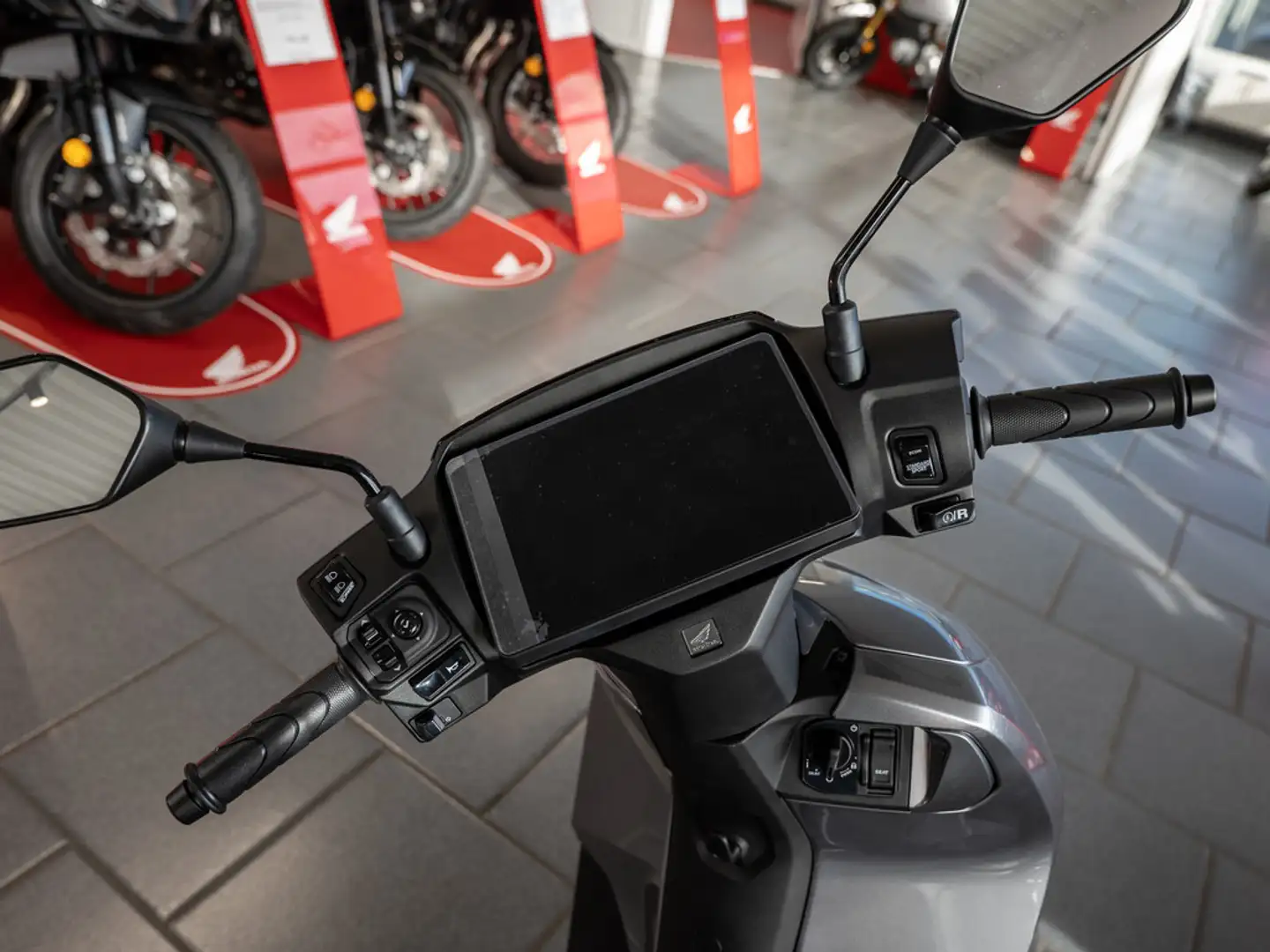 Honda CUV e : 25 LED SCHEINWERFER Argent - 2