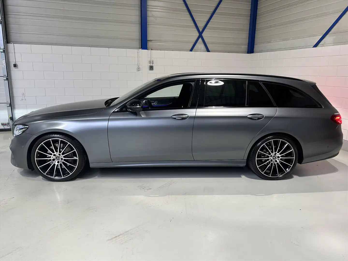 Mercedes-Benz E 200 Estate E200 AMG-Line, Designo Mat, Pano, Burmester Gris - 2