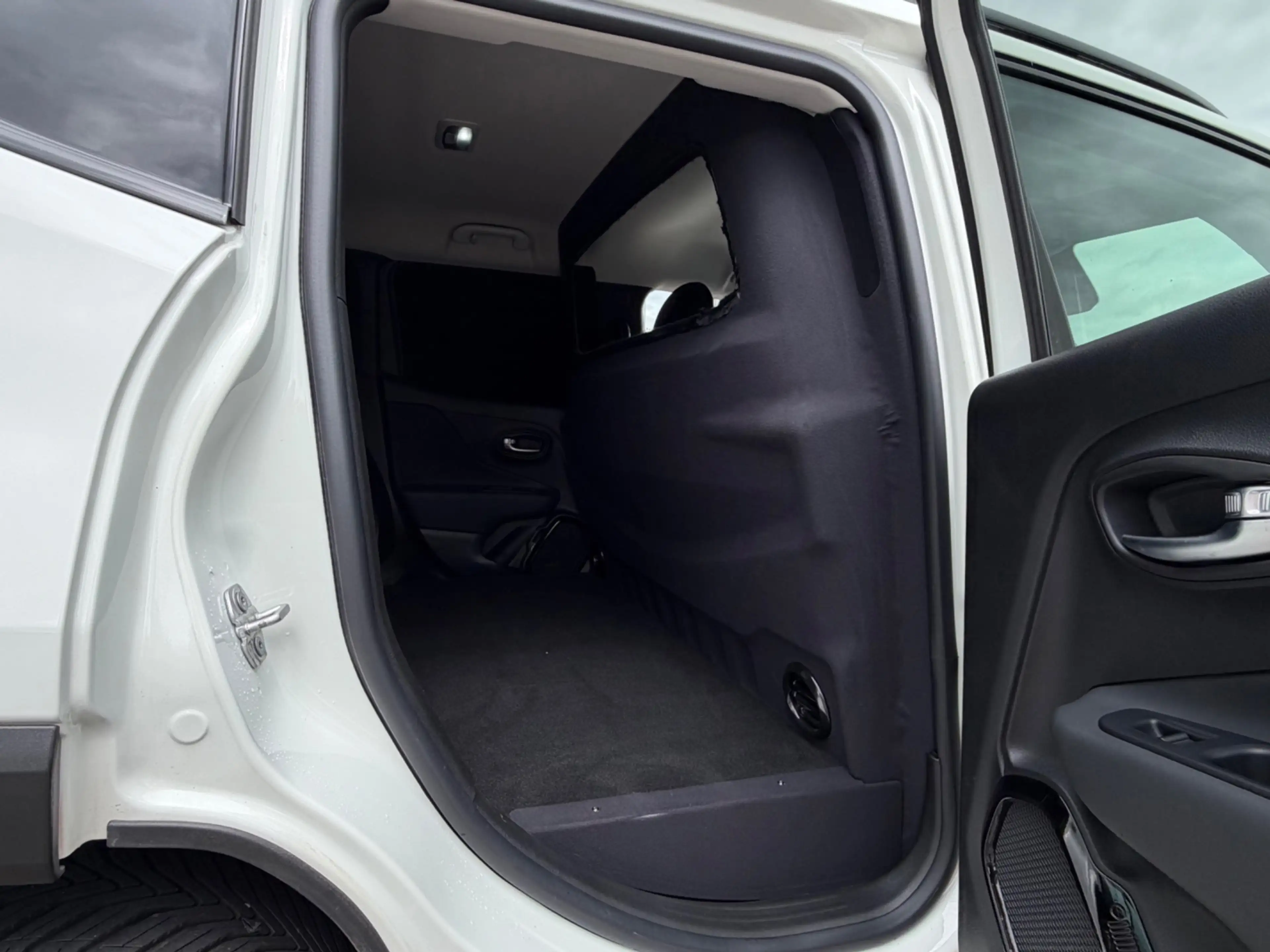 Jeep Renegade 1.4 140pk Limited, CarPlay, Xenon, NAP, KeyLess — photo 38