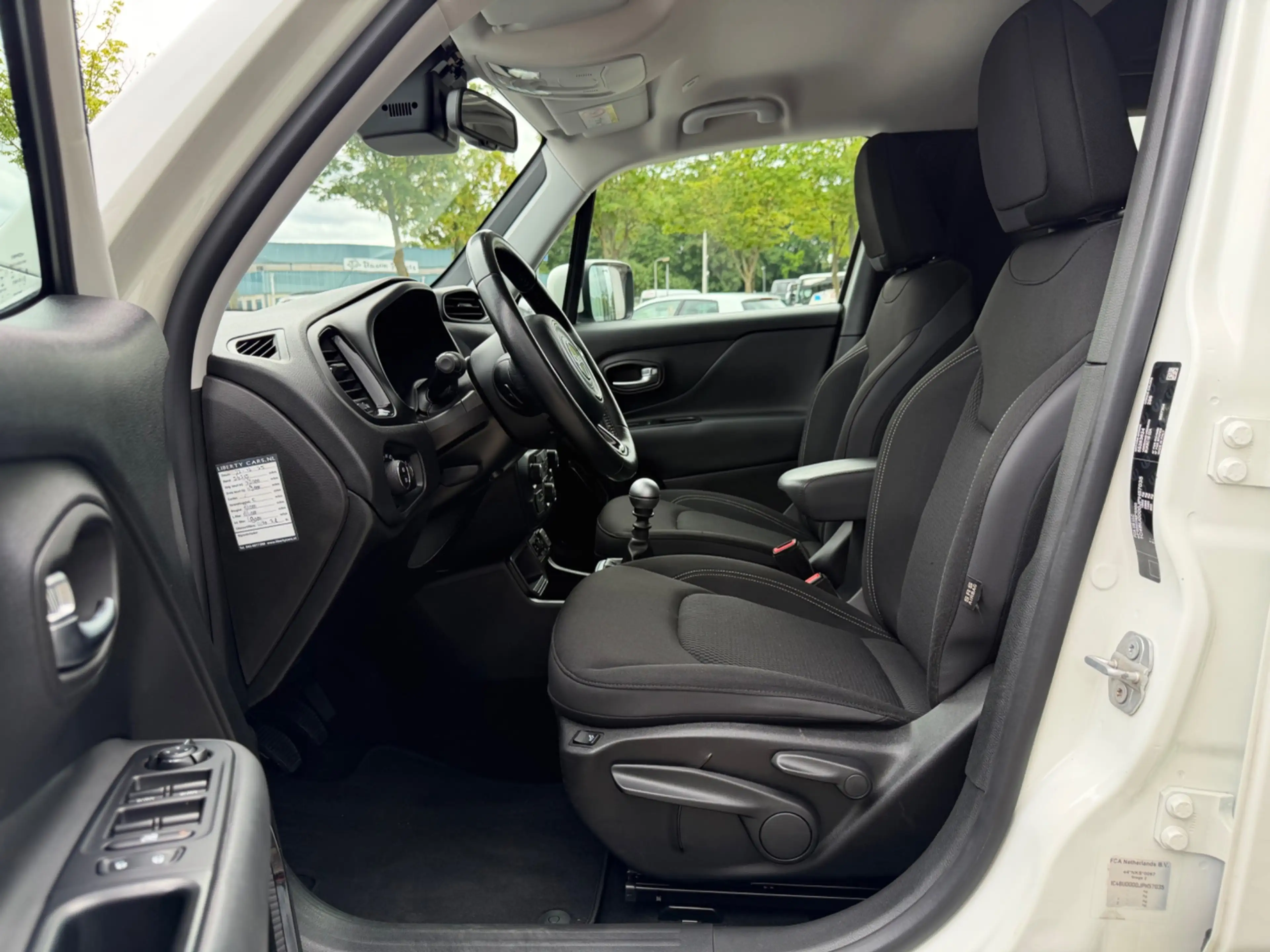 Jeep Renegade 1.4 140pk Limited, CarPlay, Xenon, NAP, KeyLess — photo 10
