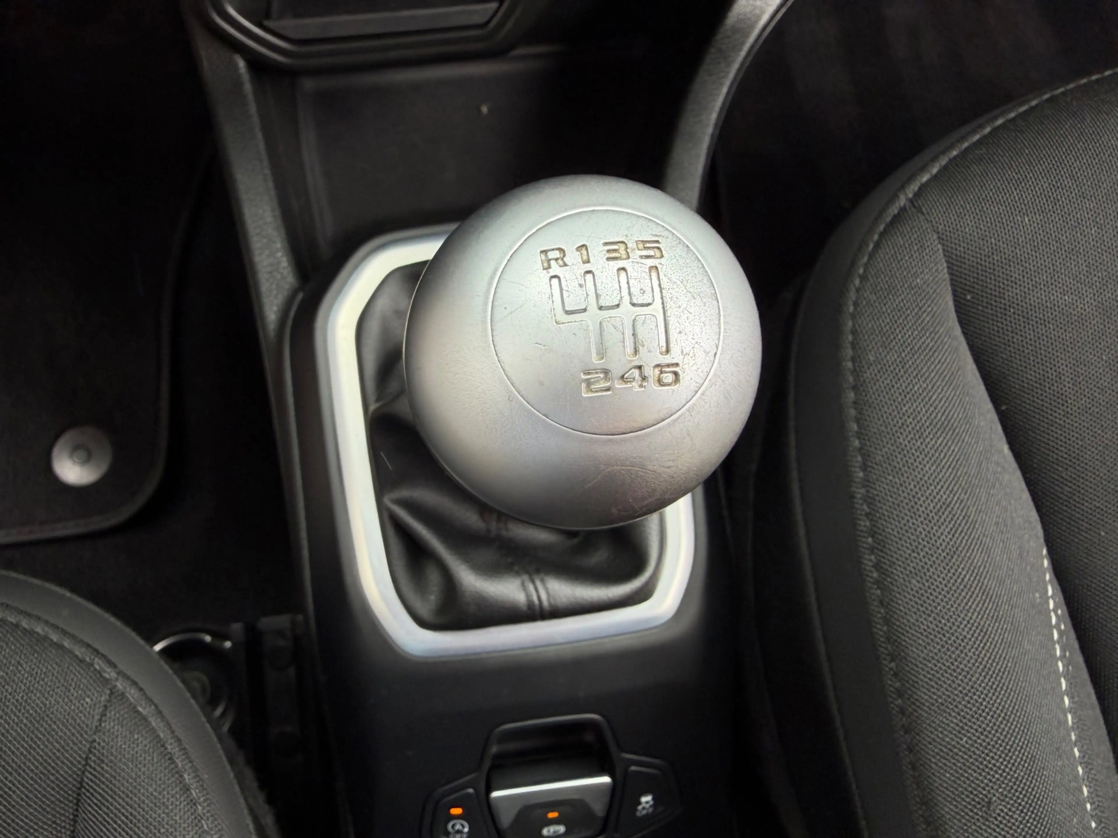 Jeep Renegade 1.4 140pk Limited, CarPlay, Xenon, NAP, KeyLess — photo 44