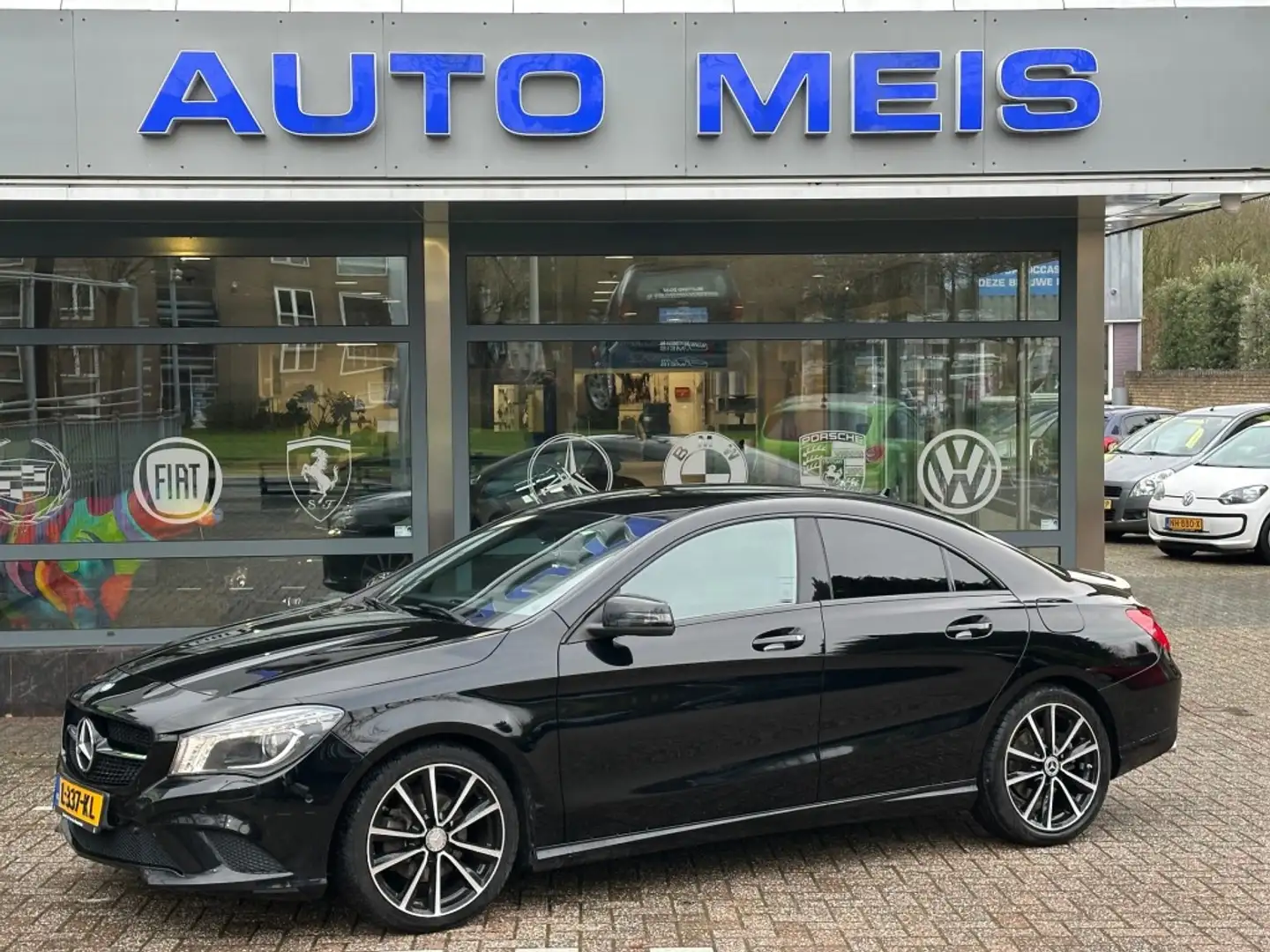 Mercedes-Benz CLA 180 180 EDITION 1 Navi Airco Cruise Schwarz - 1