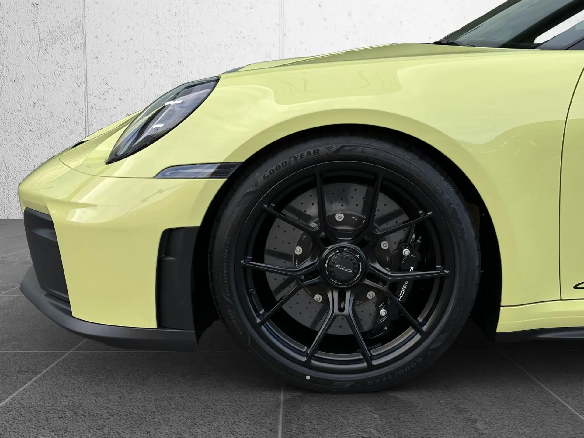 포르쉐 911 GT3 2026 노랑 사진 6