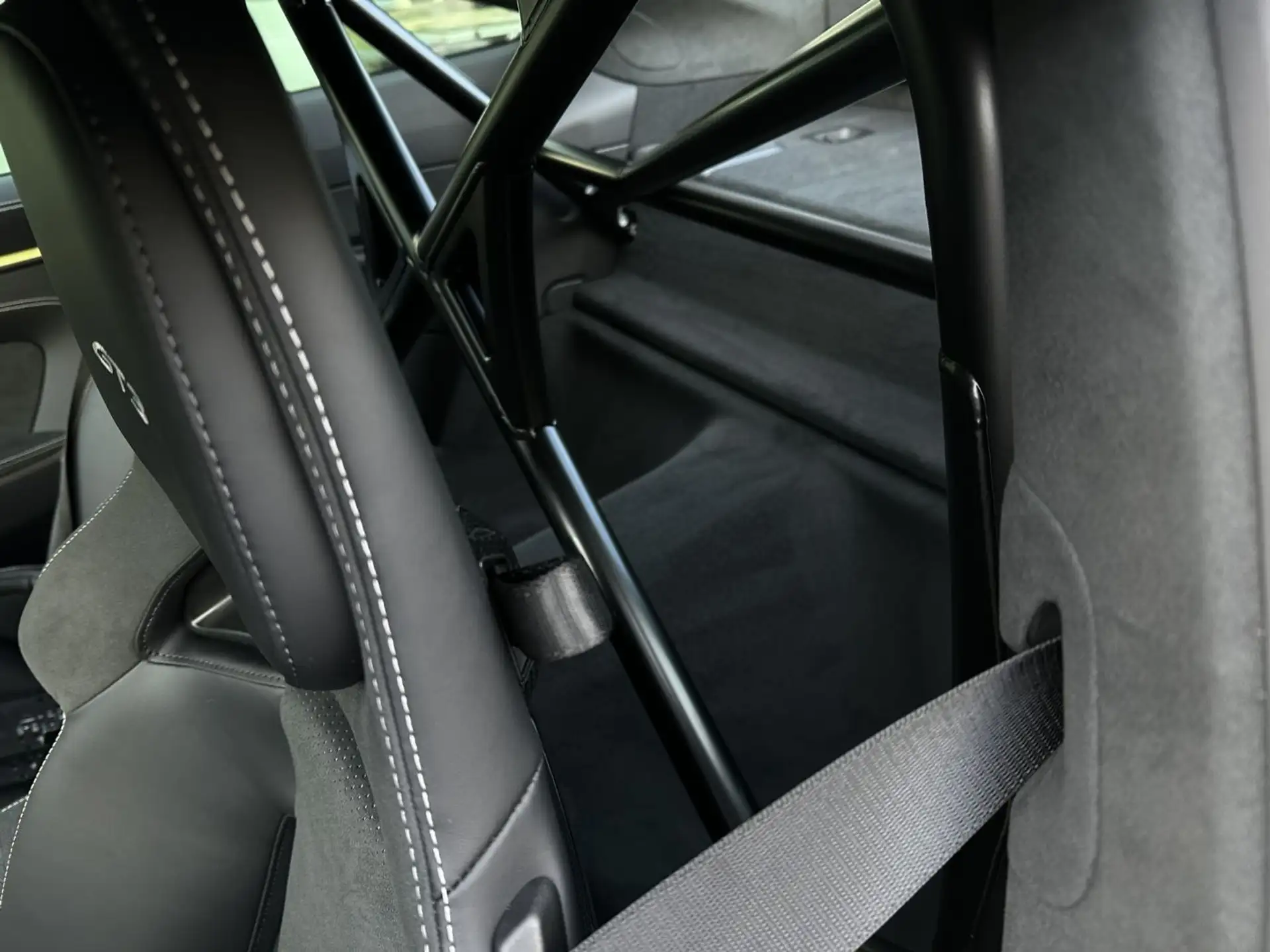 포르쉐 911 GT3 2026 노랑 사진 8