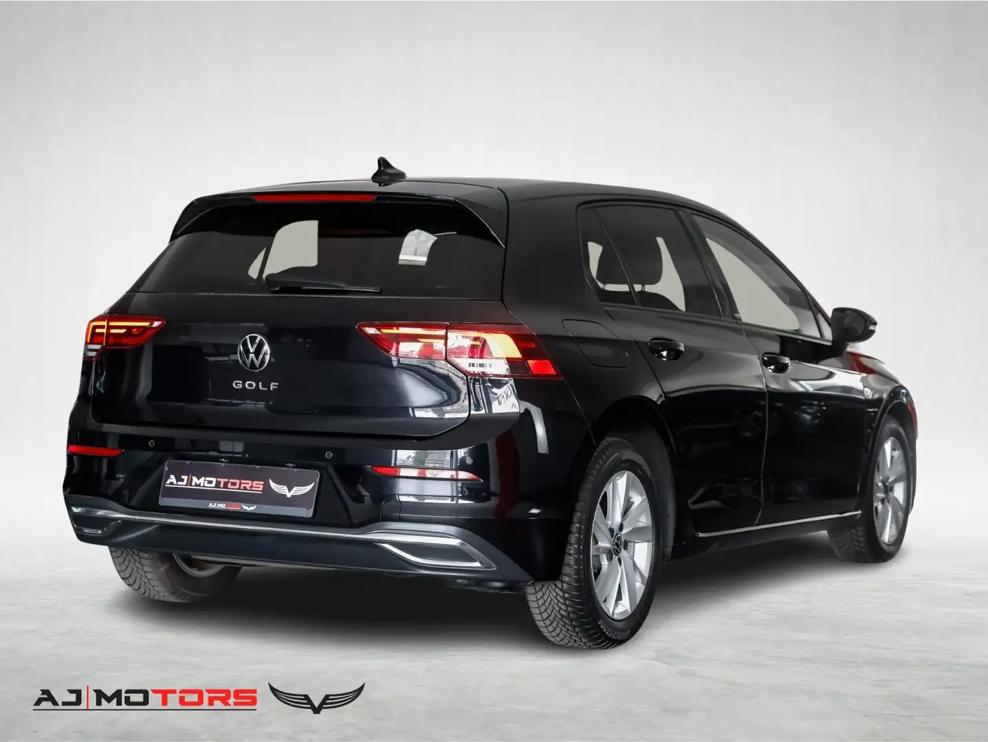 Volkswagen Golf VIII 1.5 Tsi Active *KAMERA-NAVI-LED-SPUR* - 2