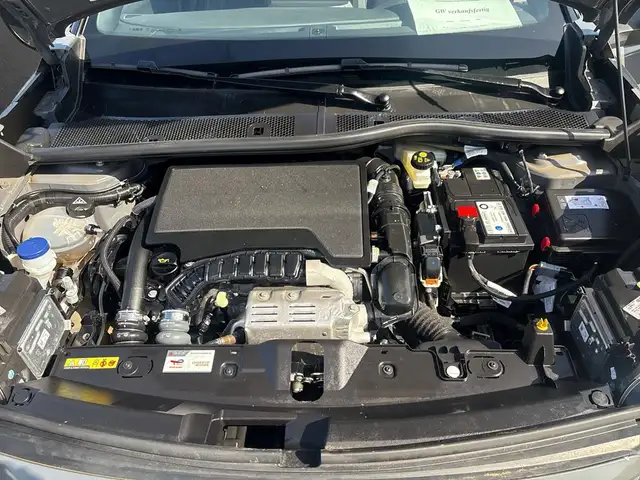 Peugeot 2008 view 5