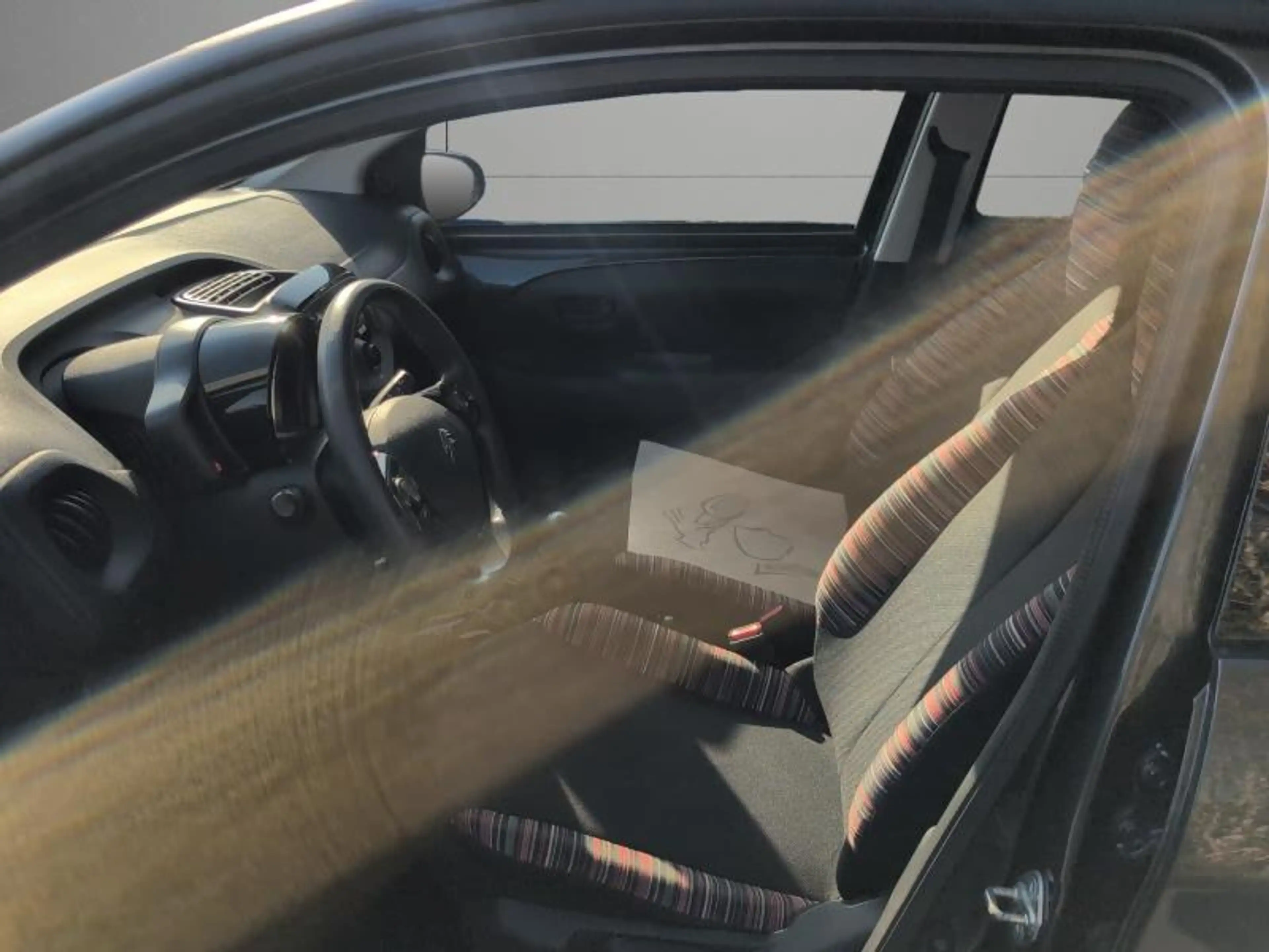 Citroen C1 1.0 72cv 5 portes Gris 05/19 73546km Airco Cruise — photo 9