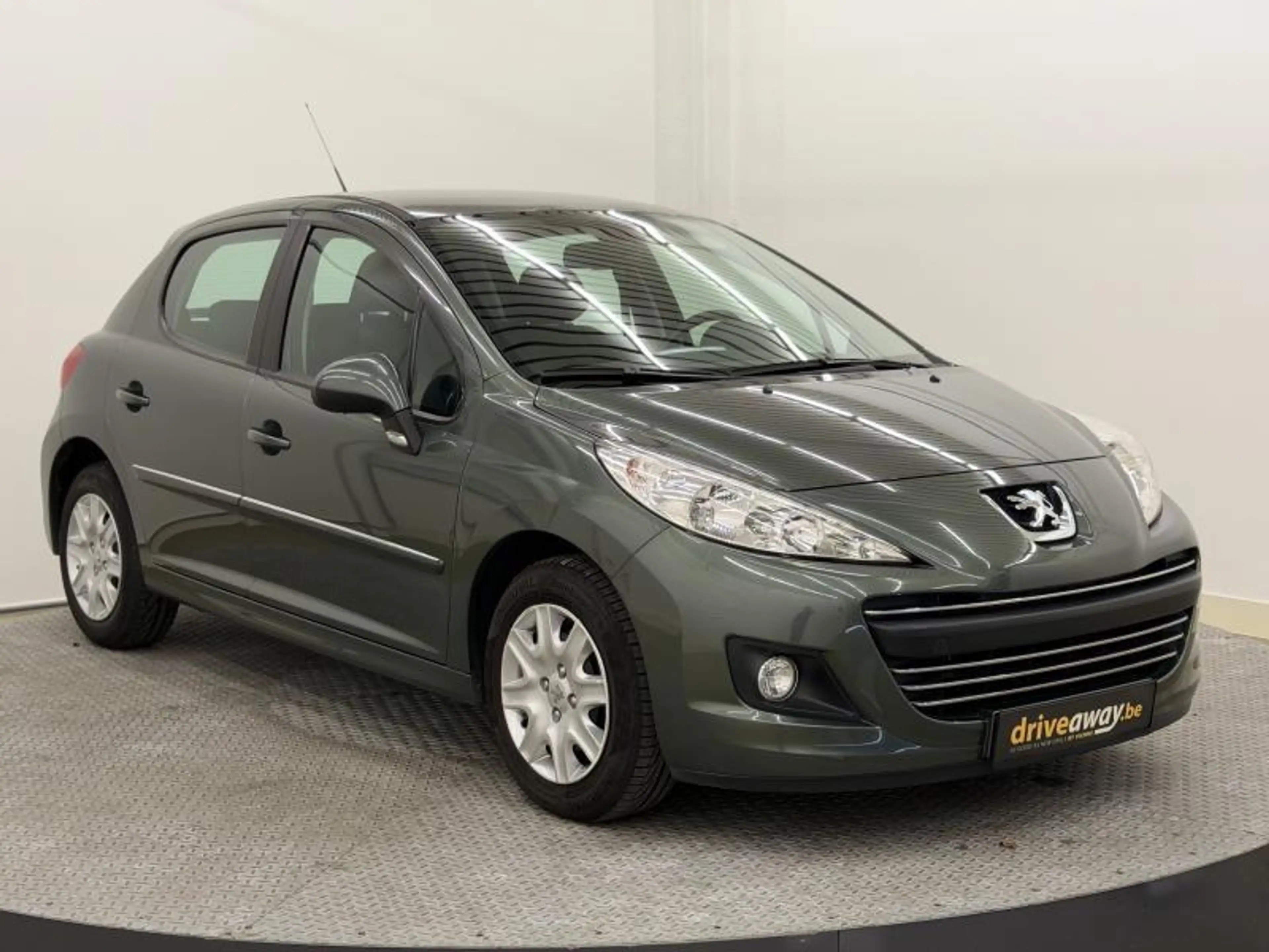 Peugeot 207 zeer goede staat — photo 3