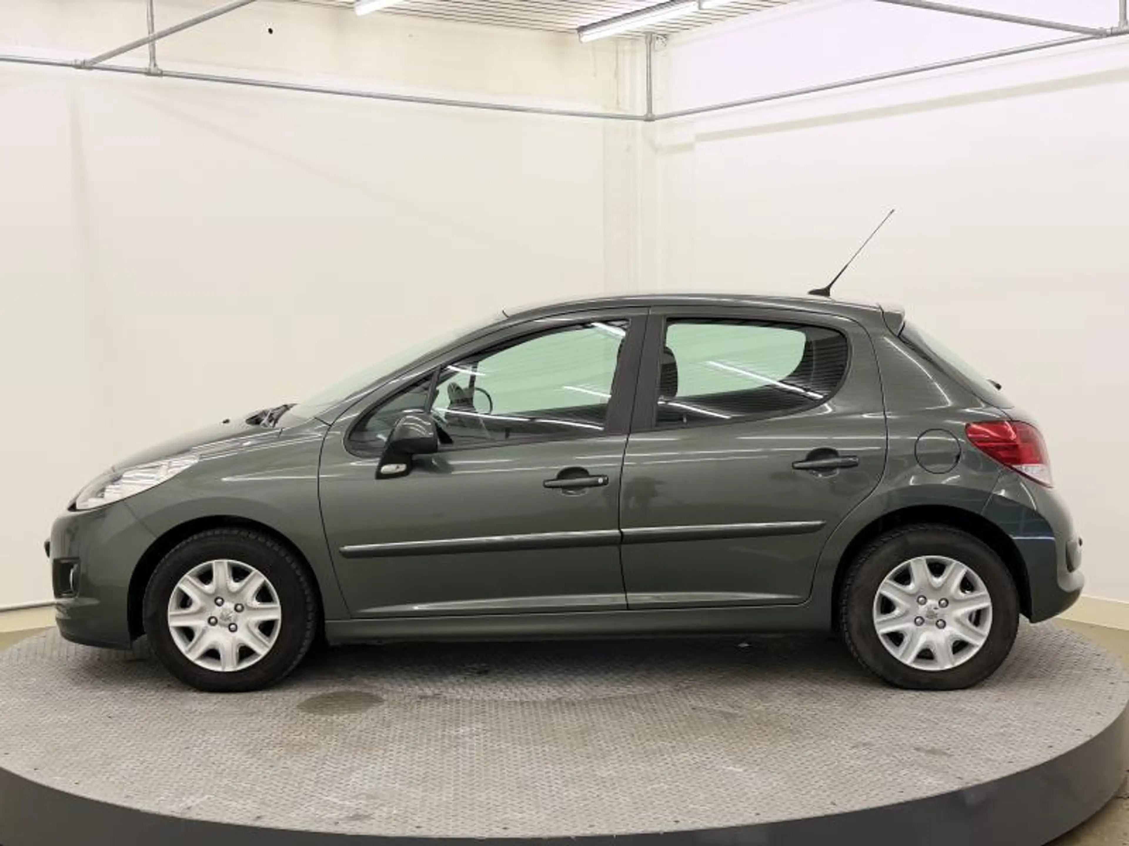 Peugeot 207 zeer goede staat — photo 8